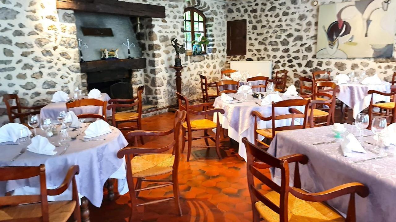 Fasthôtel Oloron Hostellerie du Paon Blanc Lurbe-Saint-Christau Exterior foto